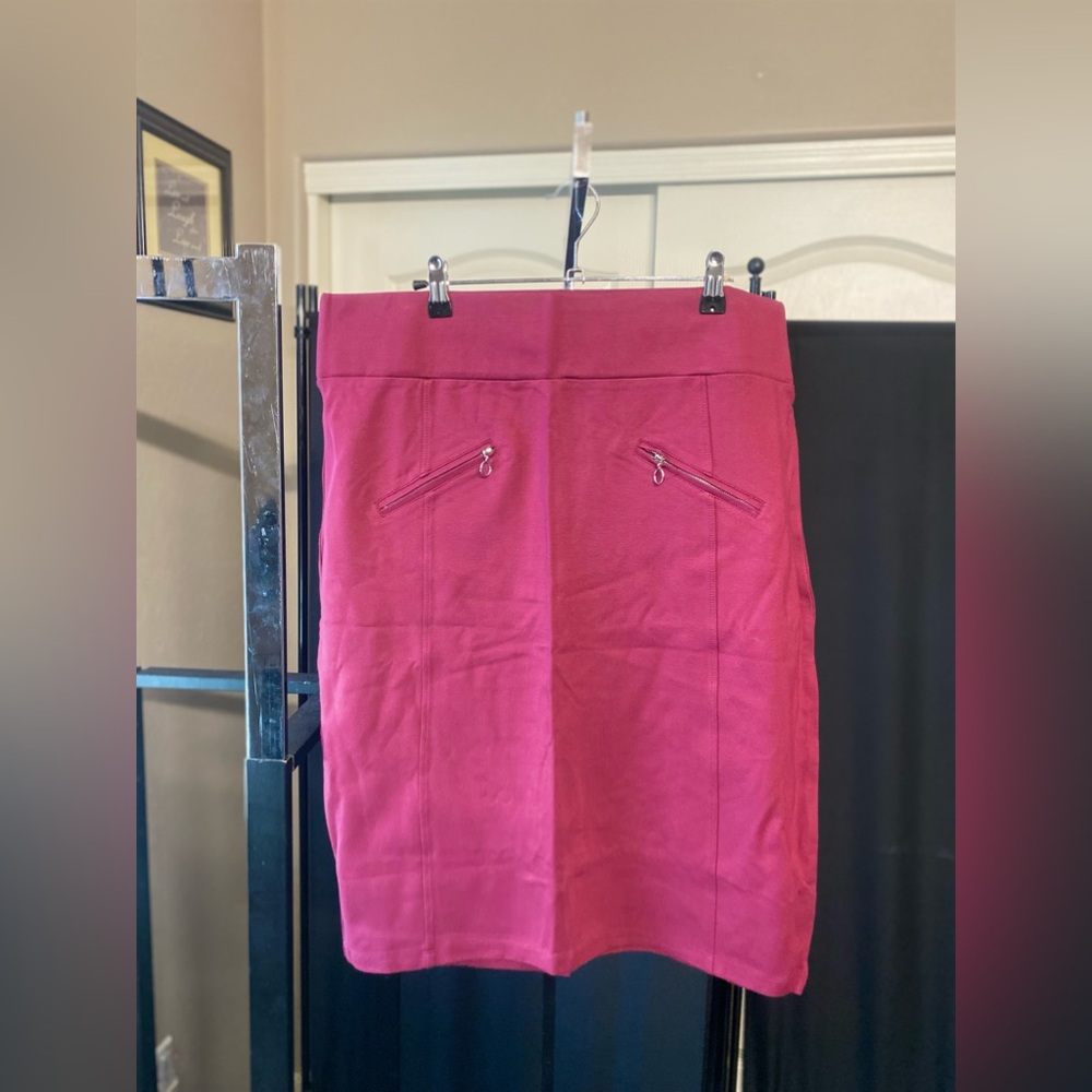 Burgundy pencil skirt